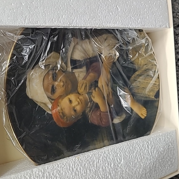 The Beauty of Bouguereau plate - Picture 1 of 7